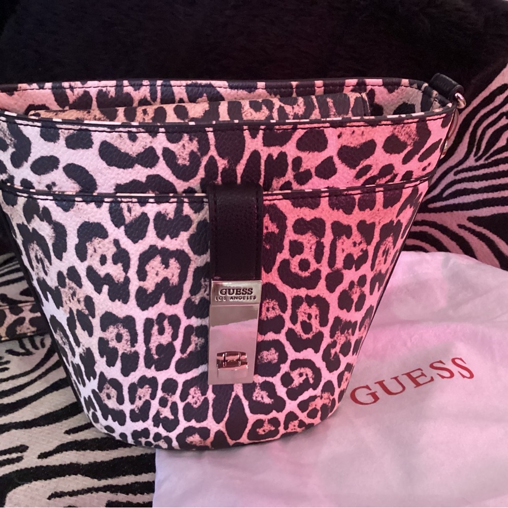 New Georgeaus Guess cross handbag